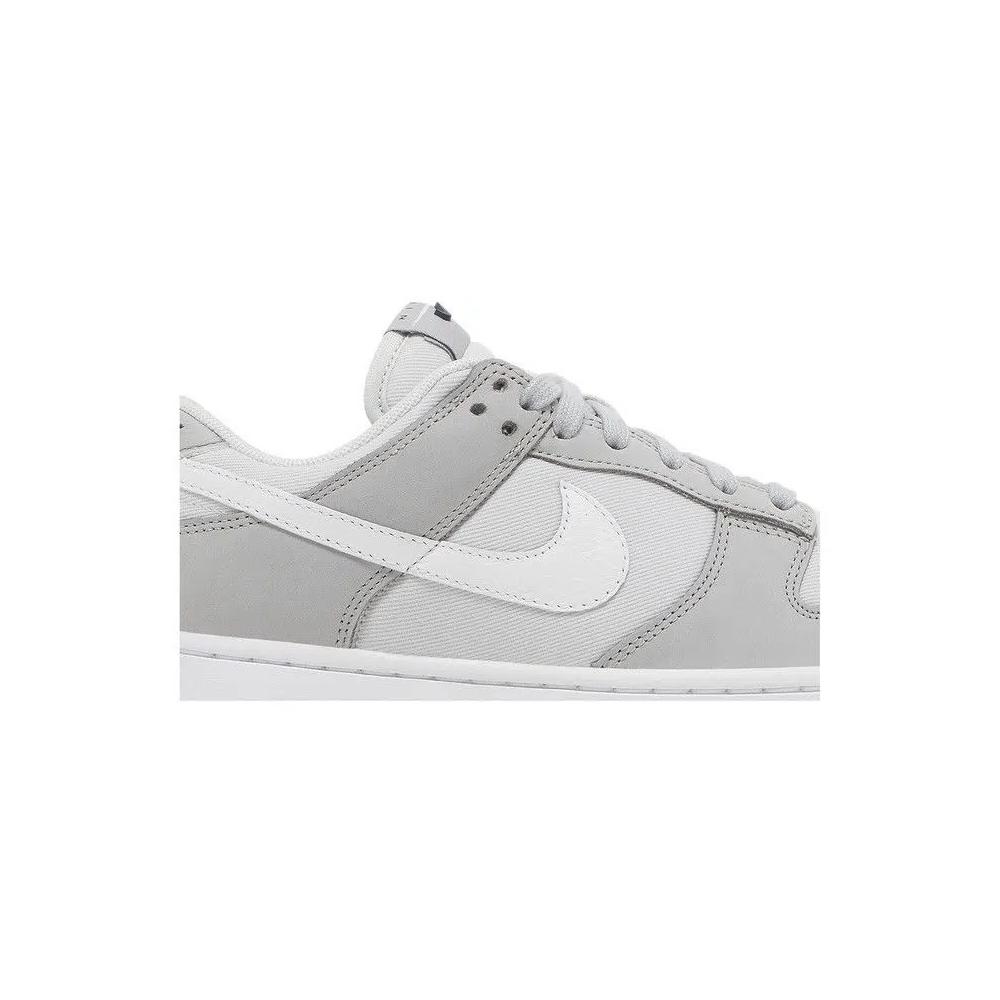 Кроссовки Nike Wmns Dunk Low LX 'Light Smoke Grey' 2