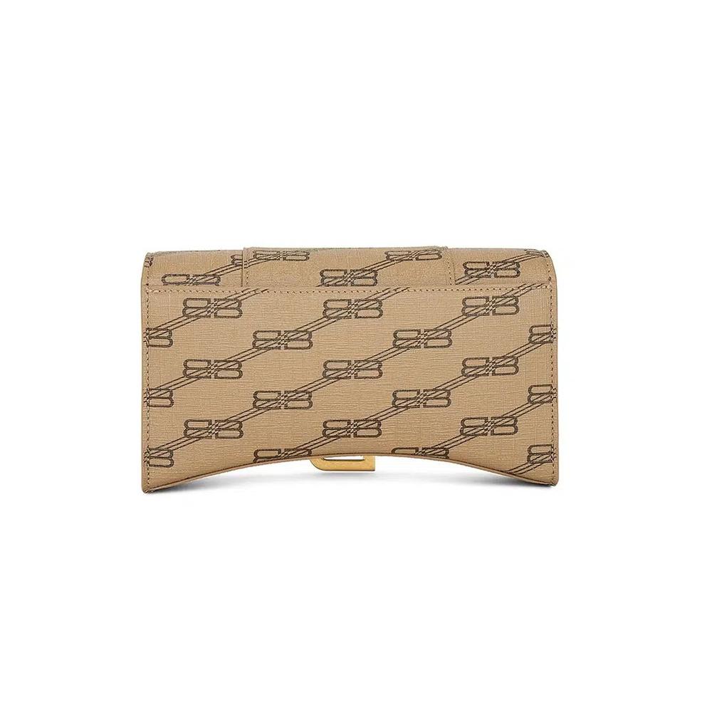 Hourglass BB Monogram Chain Wallet в бежевом цвете 3