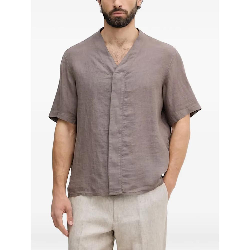 V-neck short-sleeved shirt 1