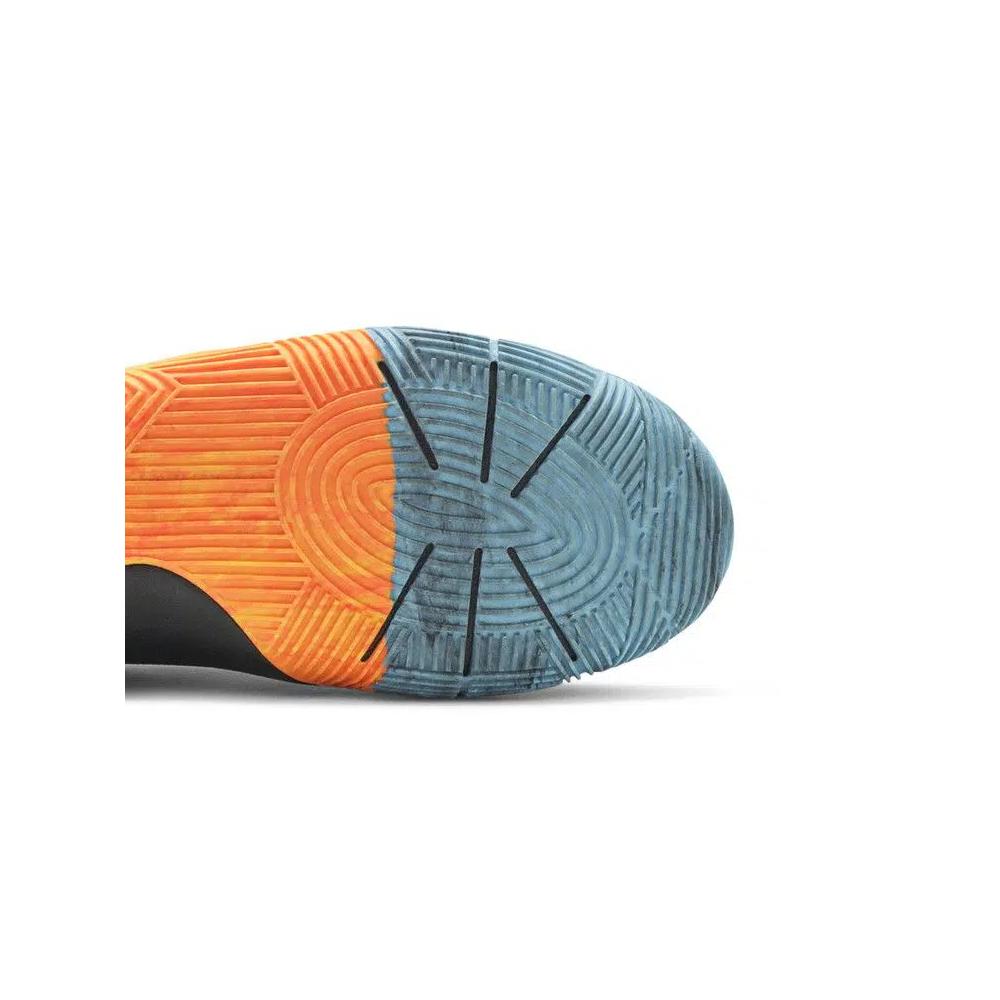 Кроссовки Nike Kyrie 2 GS 'BHM' 5