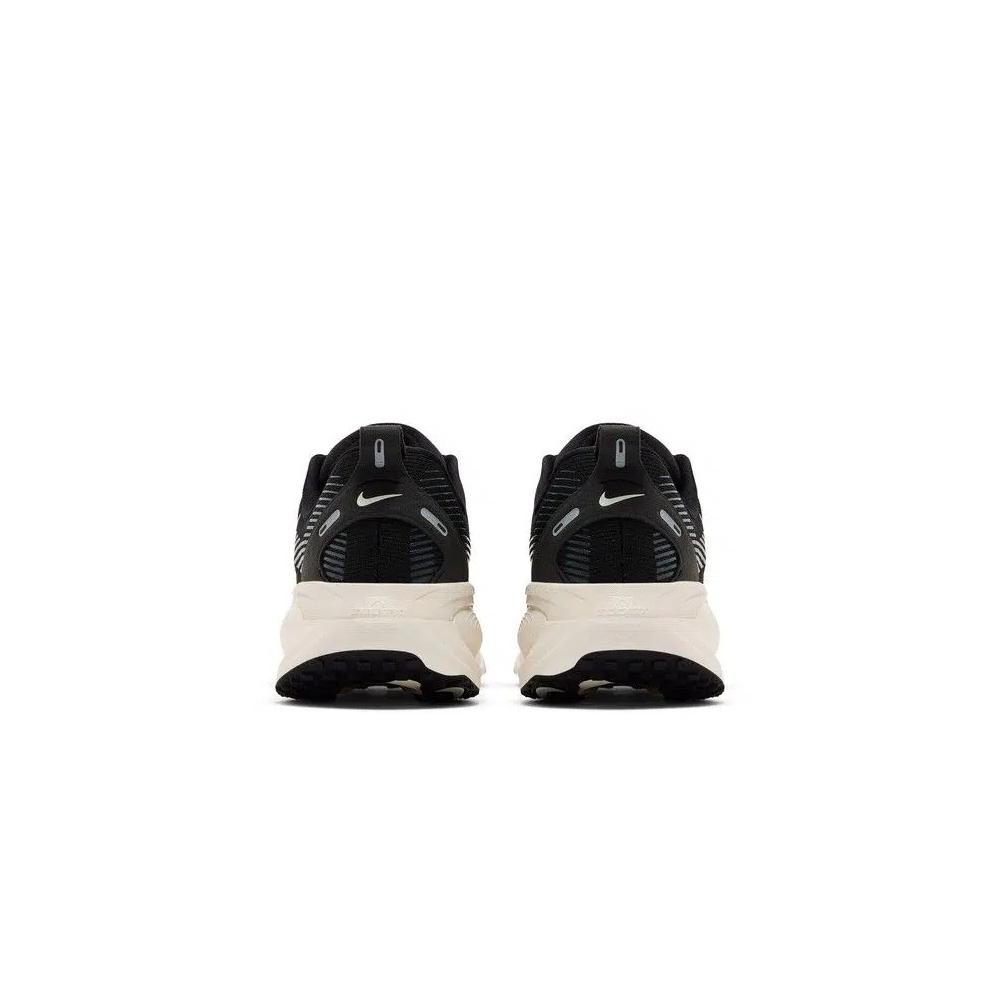 Кроссовки Nike Wmns Vomero 18 'Black Coconut Milk' 6