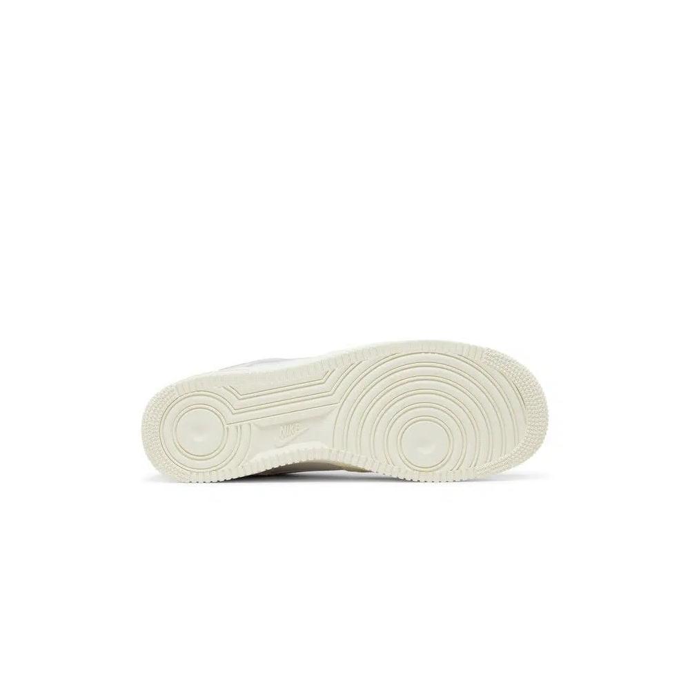 Кроссовки Nike Air Force 1 '07 LV8 'Certified Fresh - Photon Dust' 4