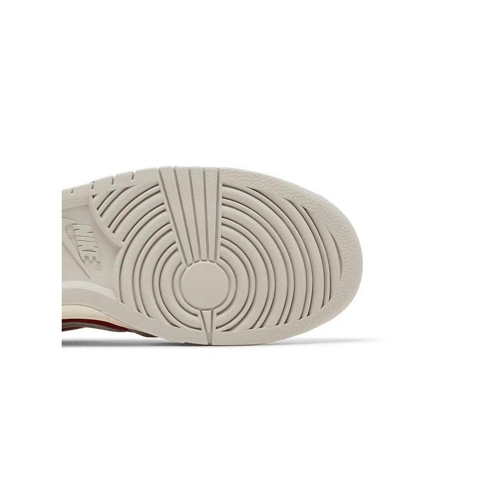 Кроссовки Nike Dunk Low 'Ivory Ultraman' 5