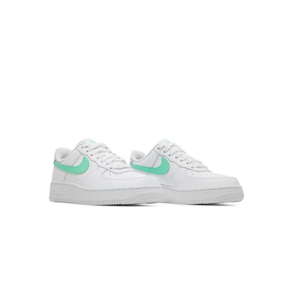 Кроссовки Nike Wmns Air Force 1 '07 'White Green Glow' 8