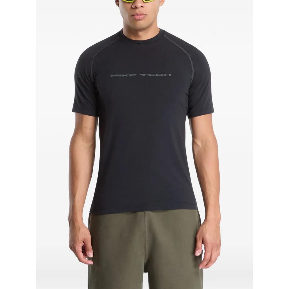 Топ Tech Dri-FIT с короткими рукавами 1
