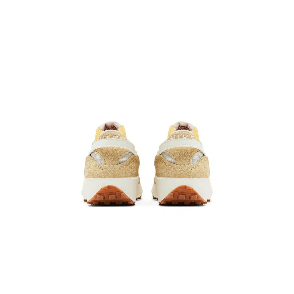 Кроссовки Nike Wmns Waffle Debut Vintage 'Light Bone Sail' 6