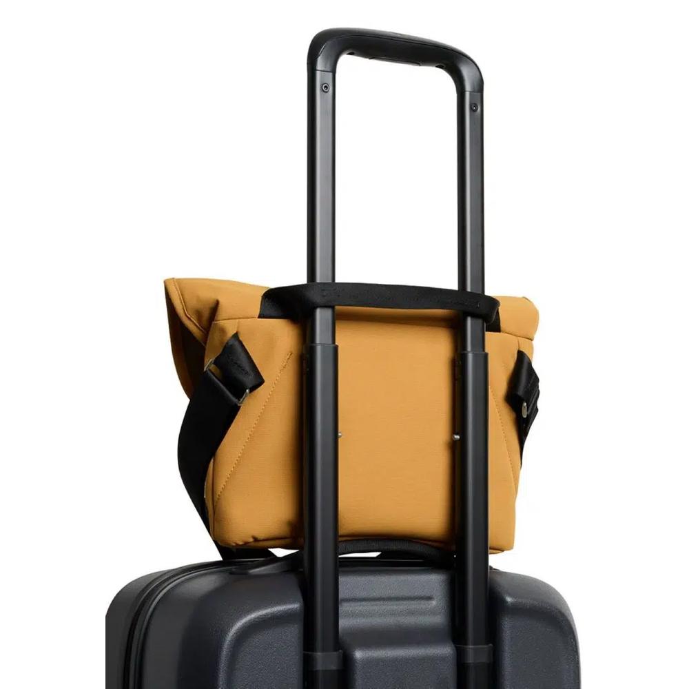 Bellroy Classic Messenger 6L - Верблюжий 7