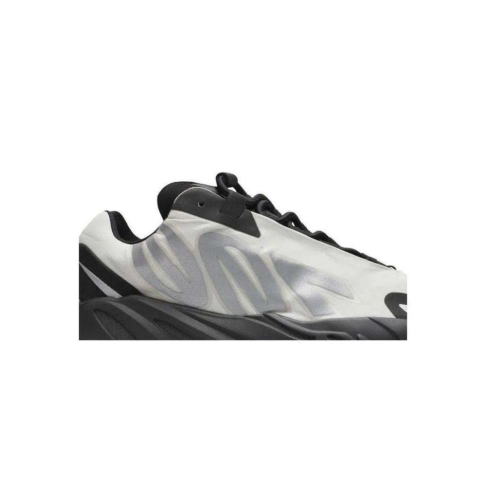 Кроссовки adidas Yeezy Boost 700 MNVN 'Bone' 2