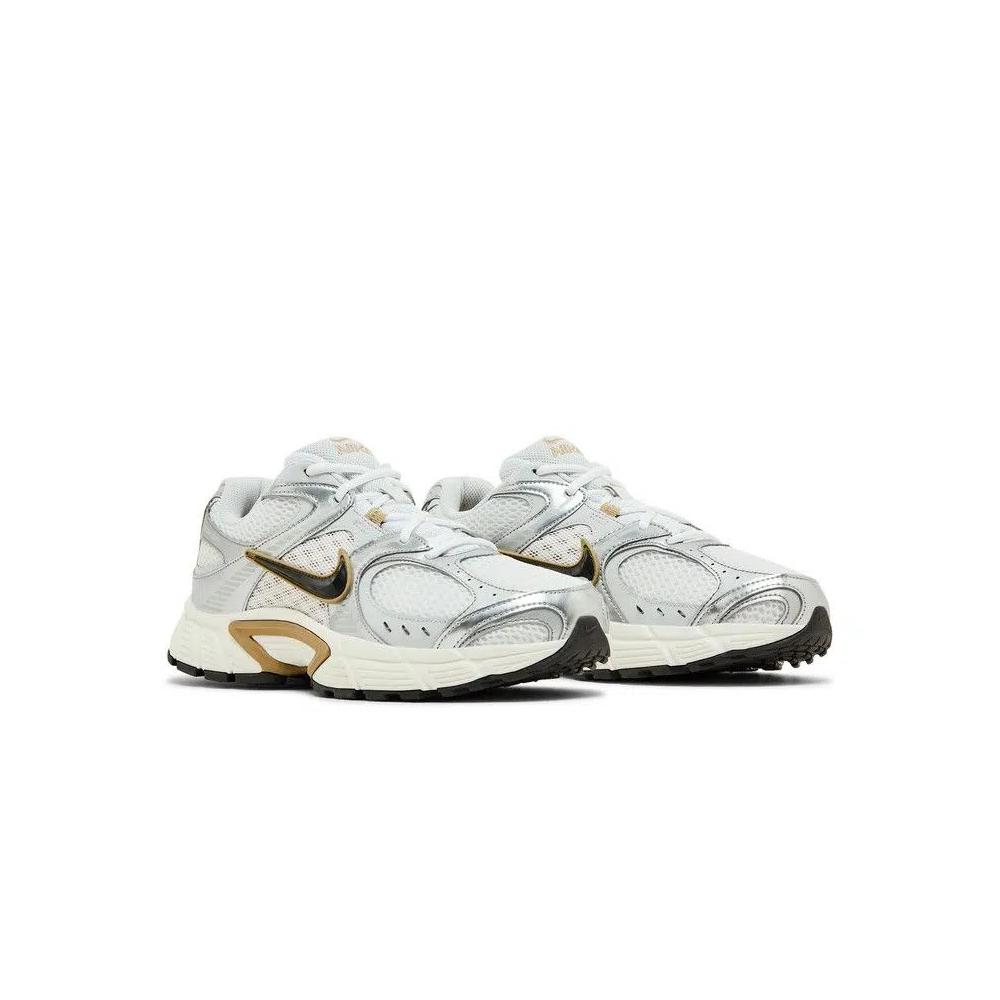 Кроссовки Nike V5 RNR 'Parachute Beige Metallic Pewter' 8