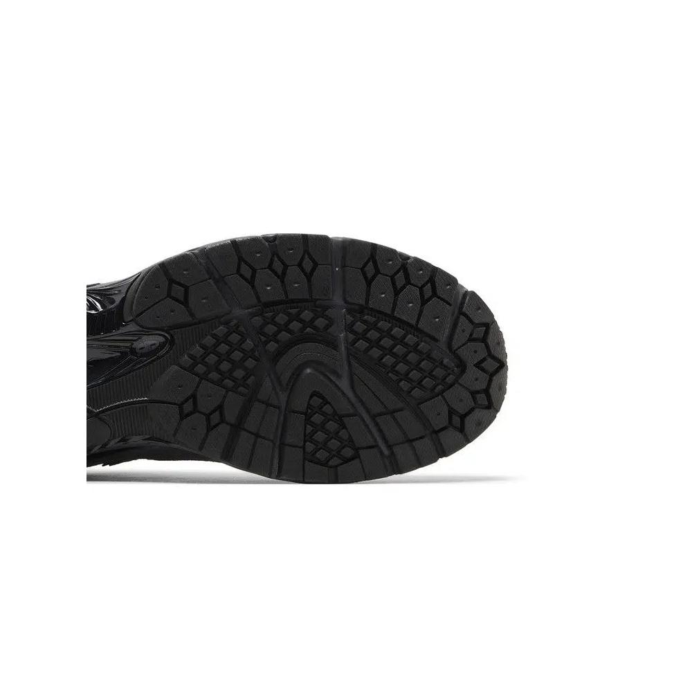 Кроссовки New Balance 2002R 'Black Magnet' 5