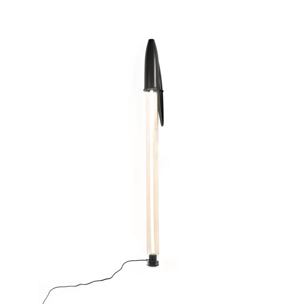 Лампа из коллаборации с BIC® 1