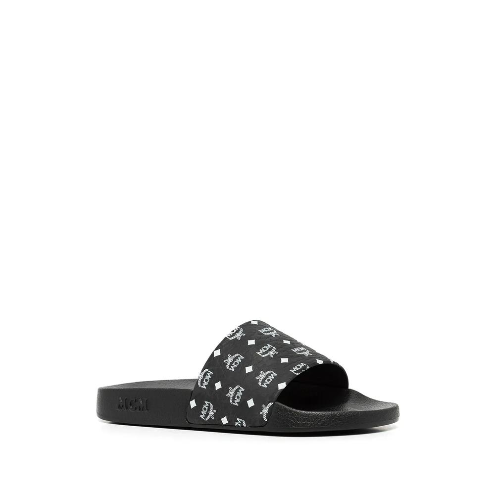 Шлепанцы с монограммой 2
