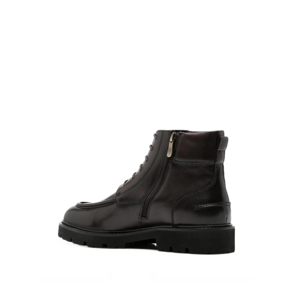 lace-up leather boots 3