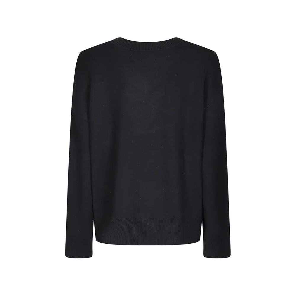 Salissy V-neck sweater 2