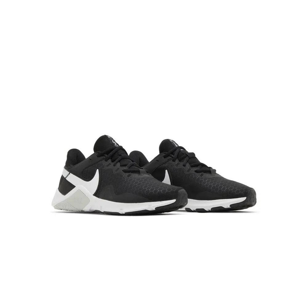 Кроссовки Nike Wmns Legend Essential 2 'Black White' 8