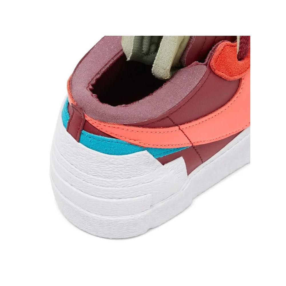 Кроссовки KAWS x sacai x Nike Blazer Low 'Team Red' 10