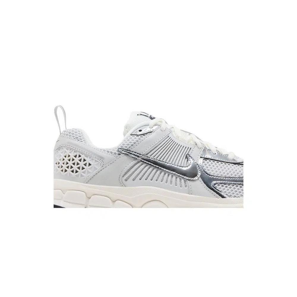 Кроссовки для бега Nike Vomero 5 GS 'Photon Dust Chrome' 2
