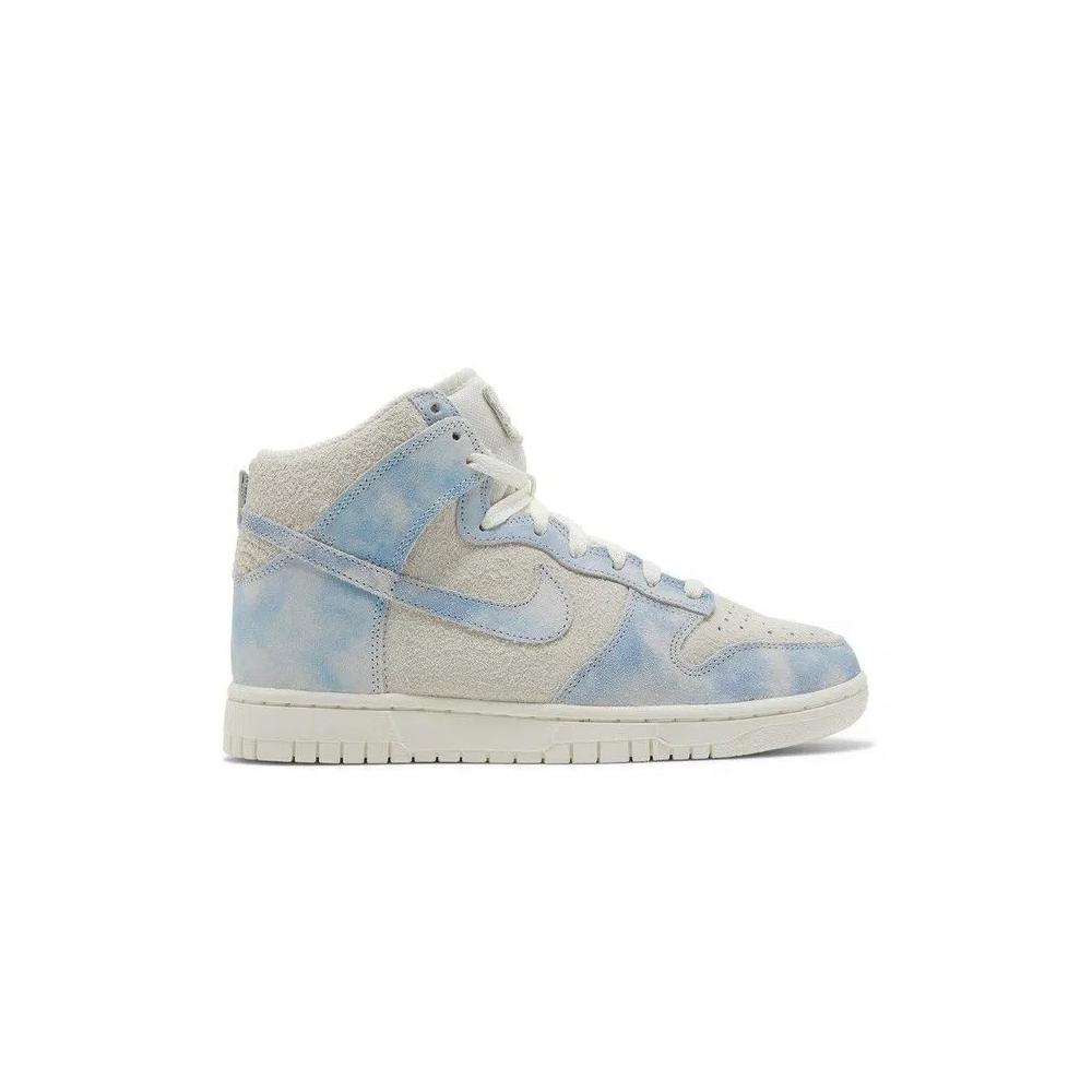 Кроссовки Nike Wmns Dunk High SE 'Clouds' 1