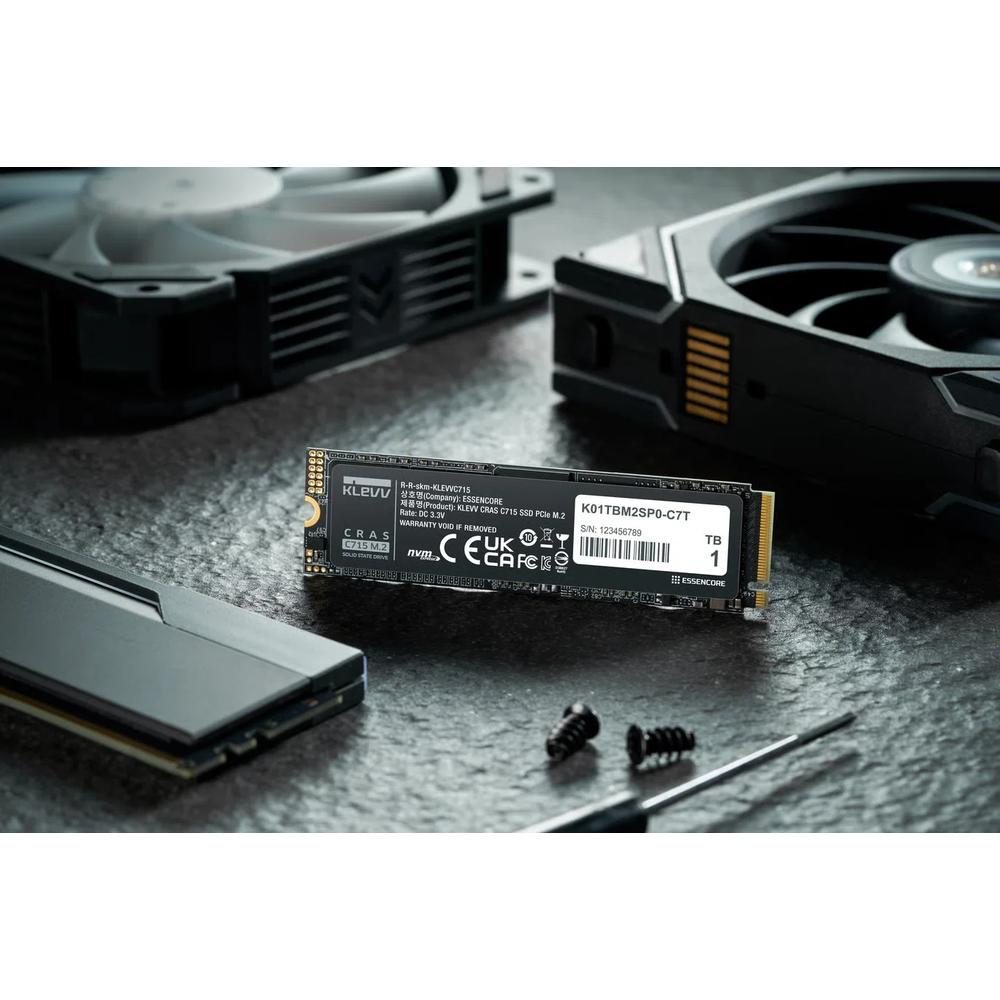 Klevv CRAS C715 1TB PCIe 3.0 NVMe M.2 SSD 5