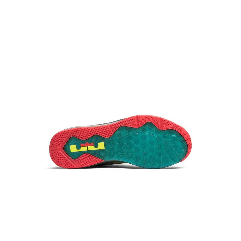 Кроссовки Nike Max LeBron 11 Low SE 'Multi-Color' 4
