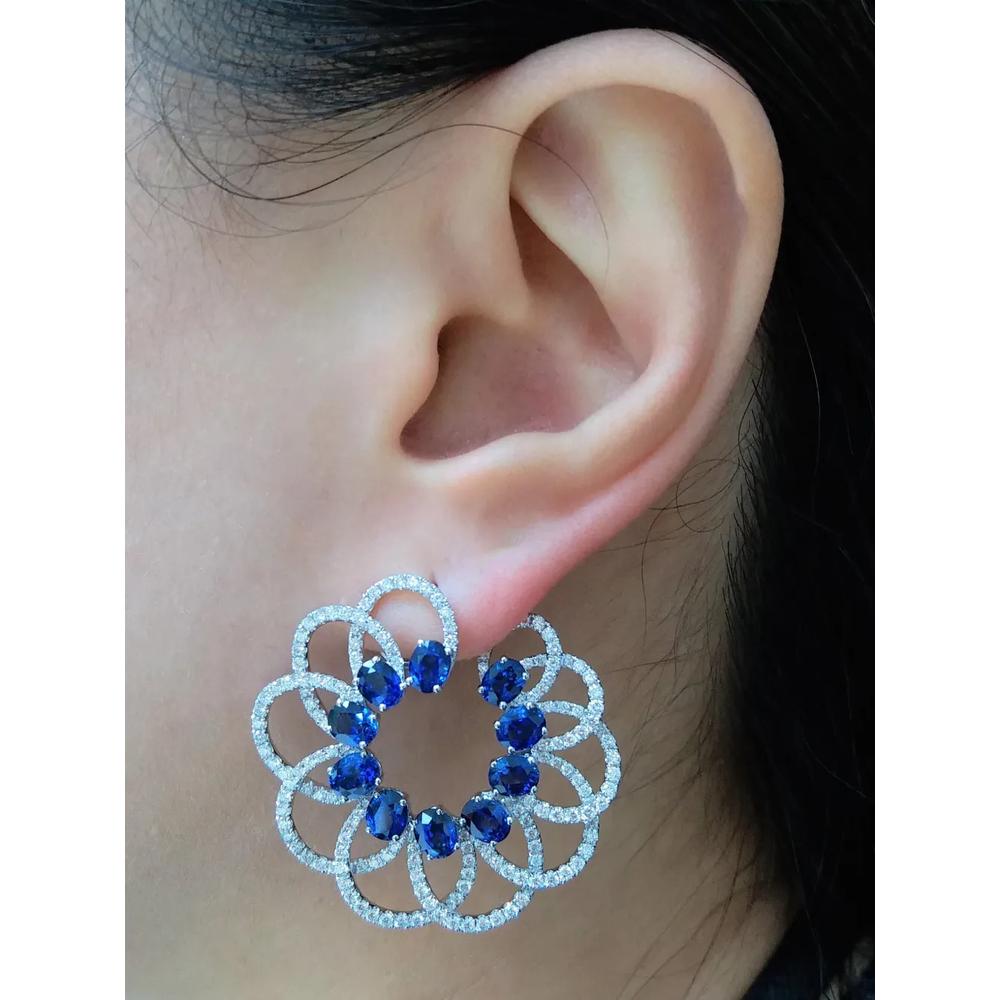 Серьги-гвоздики из белого золота с сапфирами и бриллиантами 2