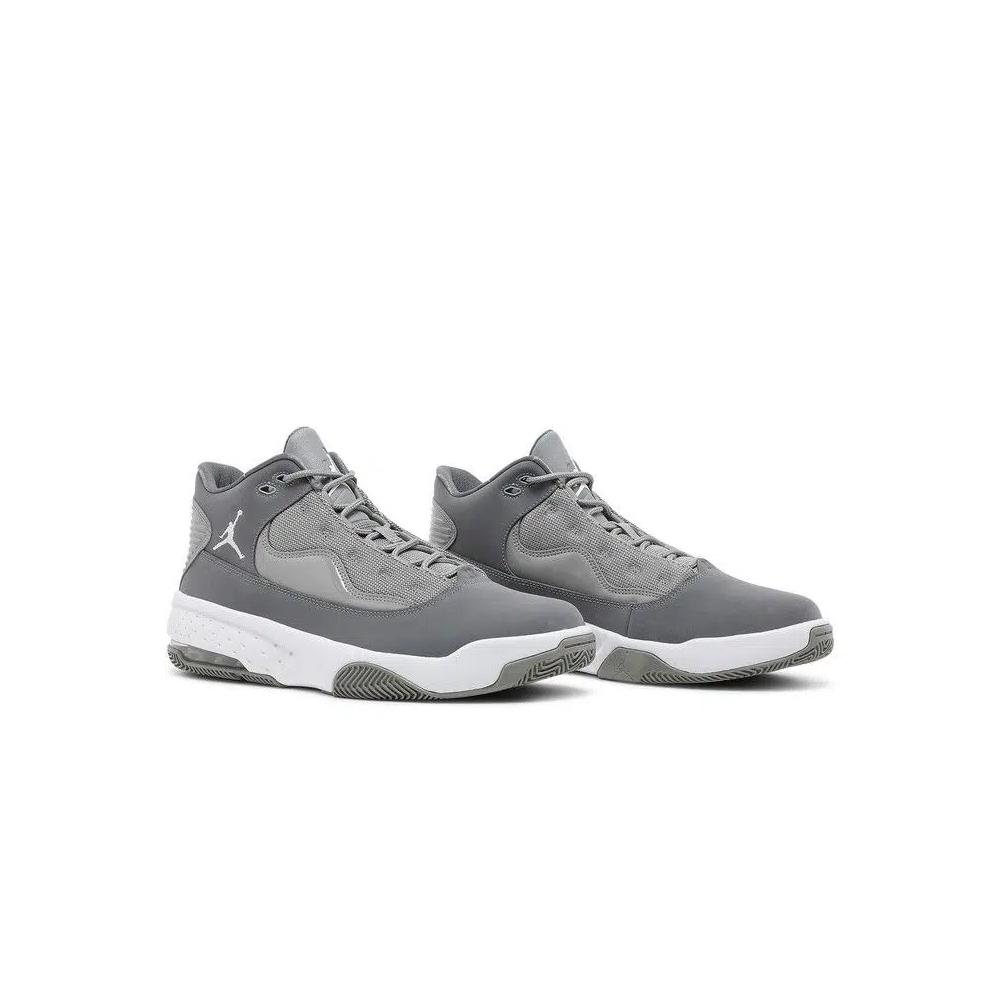 Кроссовки Air Jordan Max Aura 2 «Medium Grey» 8