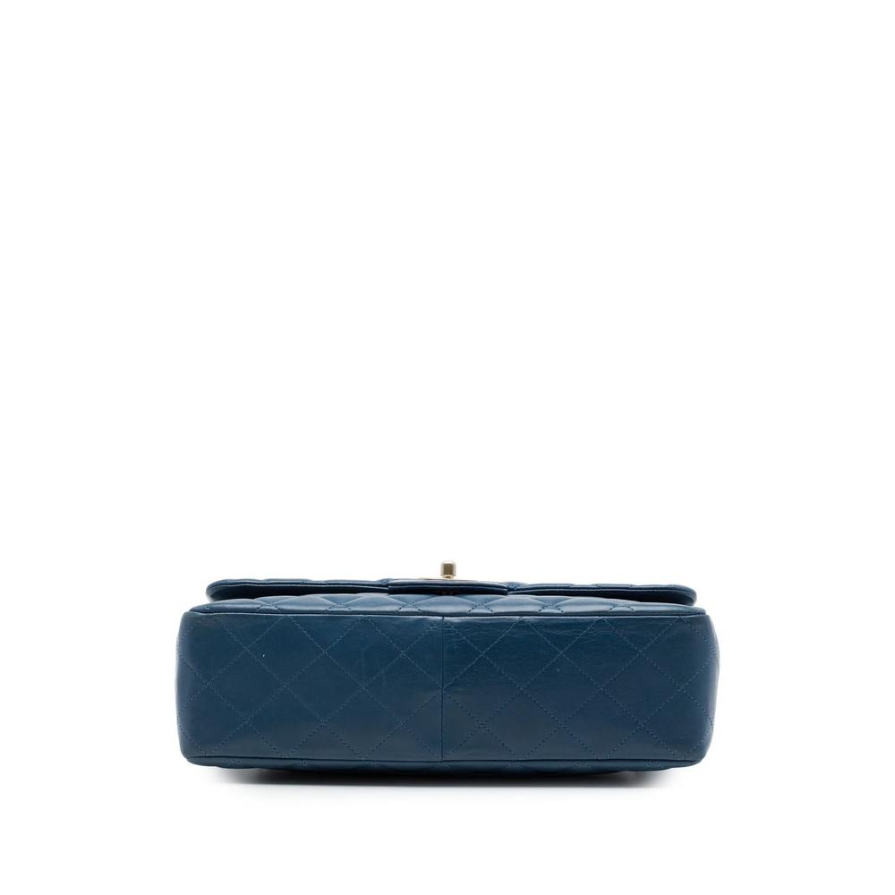 2009-2010 Jumbo Classic Lambskin Single Flap shoulder bag 4