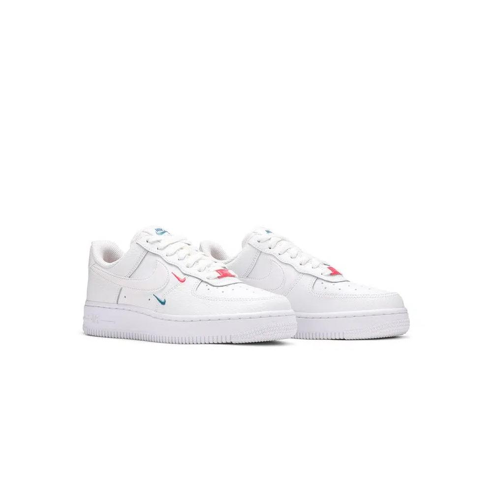 Кроссовки Nike Wmns Air Force 1 '07 Essential 'Summit White Solar Red' 8