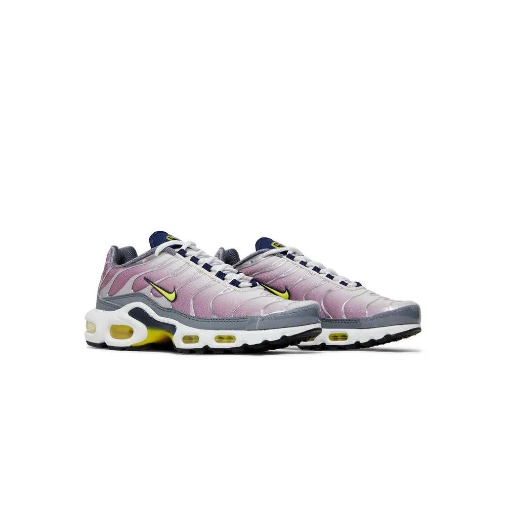 Кроссовки Nike Wmns Air Max Plus 'Violet Dust High Voltage' 8