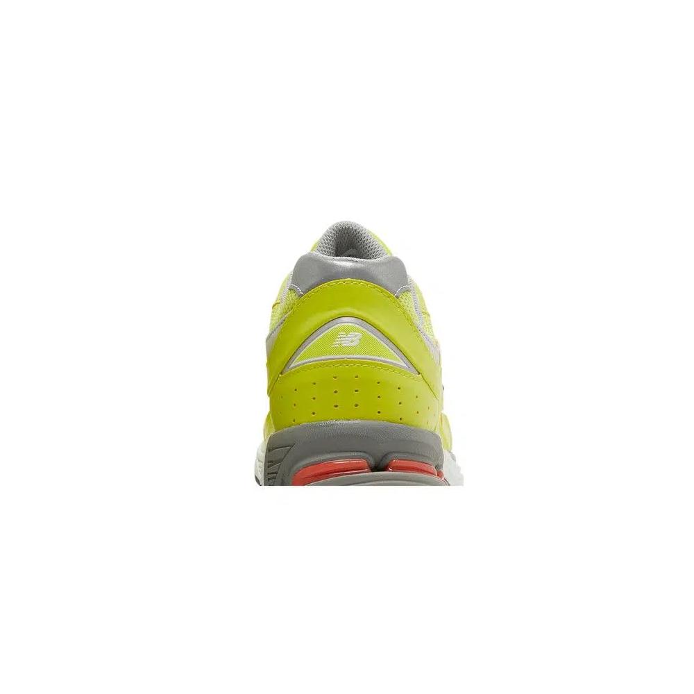 Кроссовки New Balance 2002R «Серно-желтый» 7