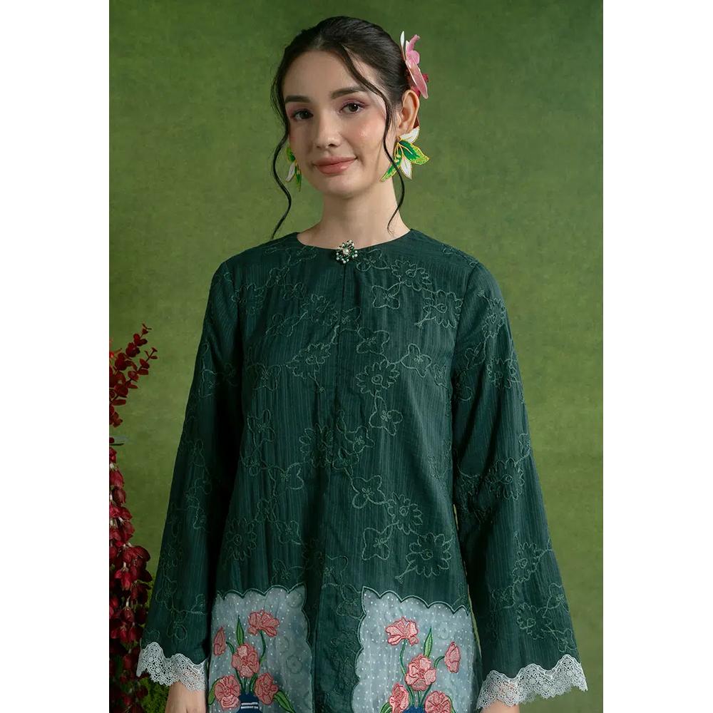 Комплект Umaira с вышивкой Курунг Лабух 3