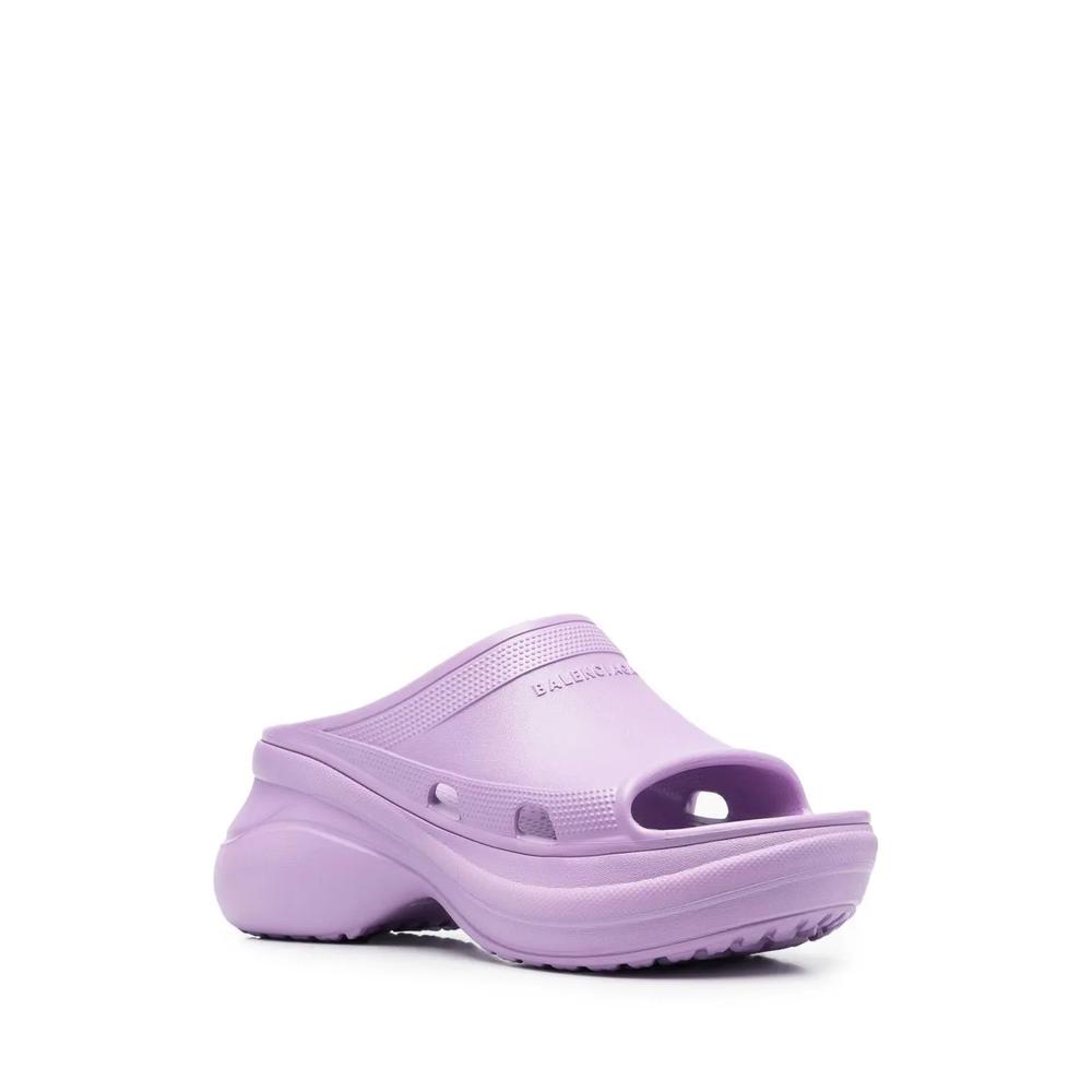 Сандалии Pool Crocs на платформе из коллаборации с Crocs 2
