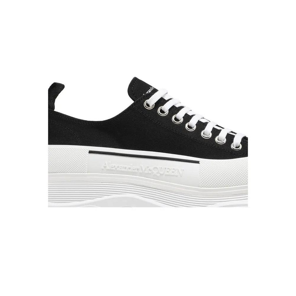 Кроссовки Alexander McQueen Tread Slick Lace Up 'Black White' 2