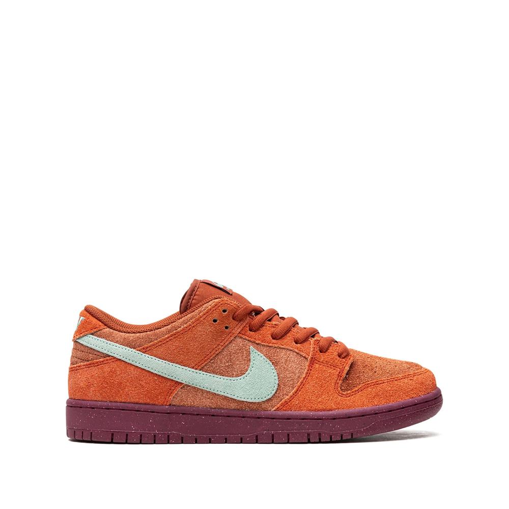 Кроссовки SB Dunk Low Pro PRM Mystic Red 1