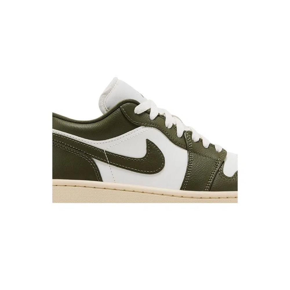 Кроссовки Wmns Air Jordan 1 Low 'Medium Olive' 2