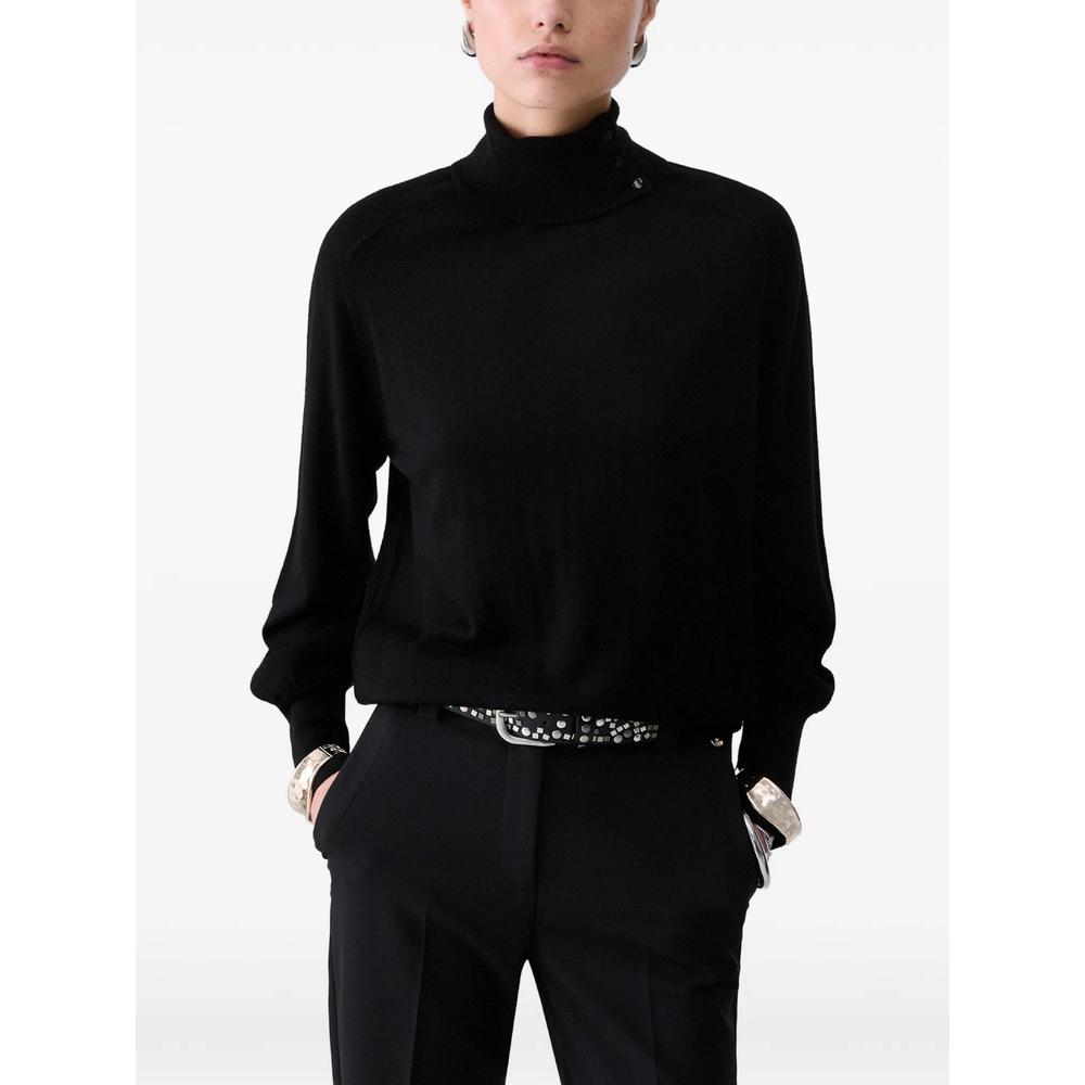 wool turtleneck with bracelet 3