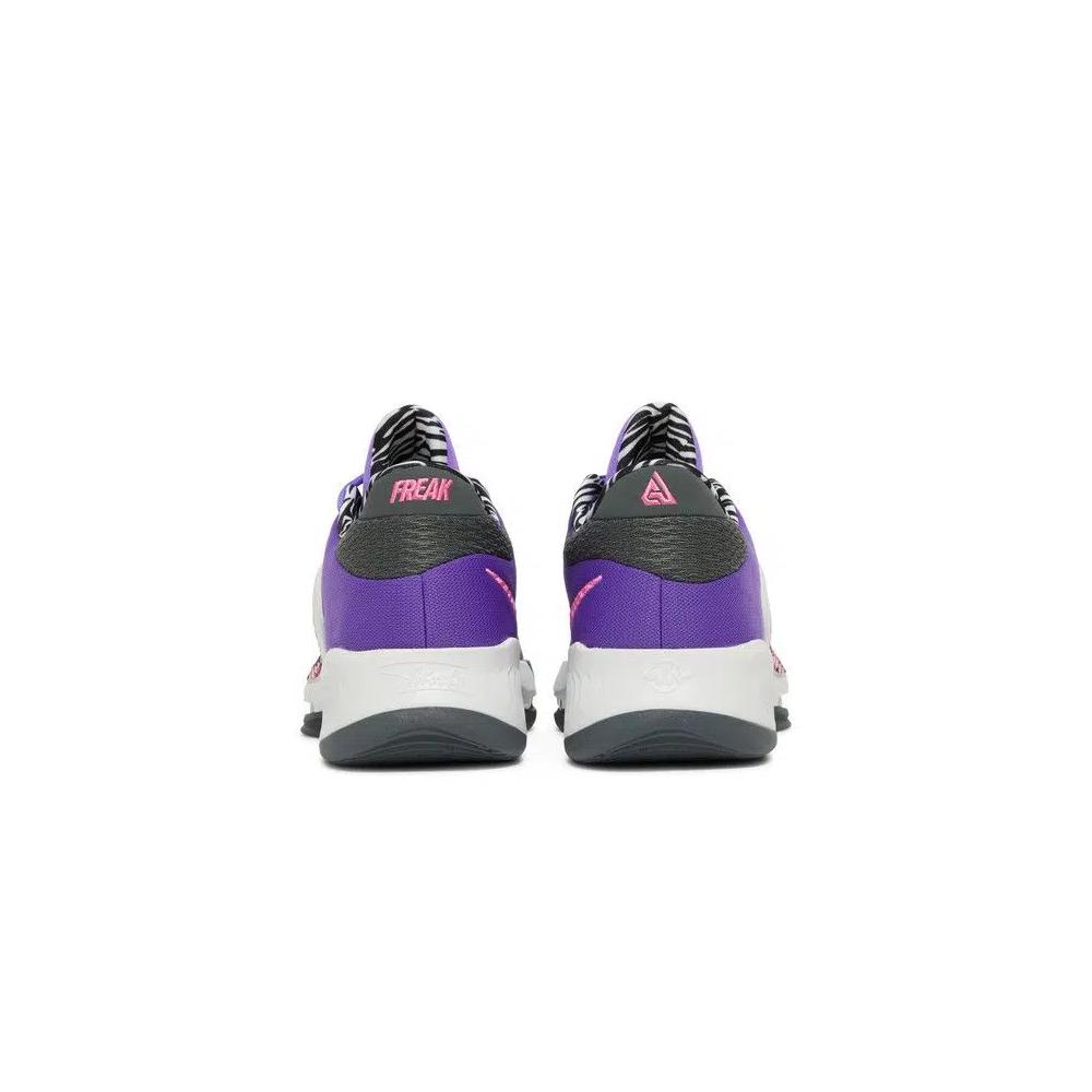 Кроссовки Nike Zoom Freak 4 NRG 'Lightning' 6
