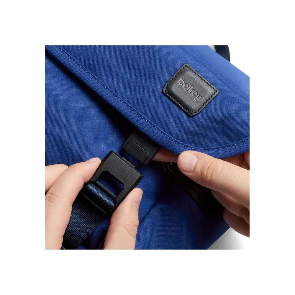 Bellroy Classic Messenger (Игровое издание) — Индиго 8