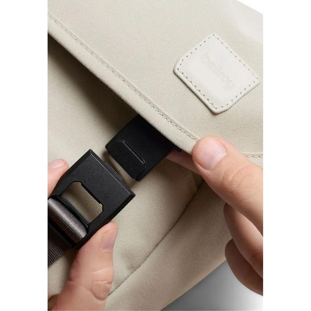 Классическая сумка-мессенджер Bellroy 6L - стальной 6