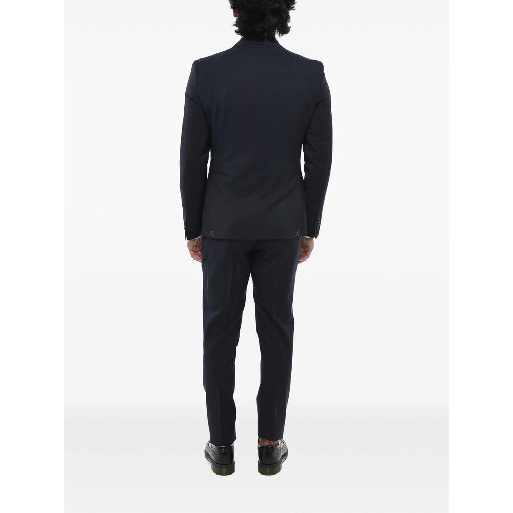 three-piece single-breasted suit 3