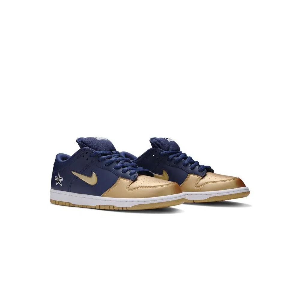 Кроссовки Supreme x Nike Dunk SB Low QS 'Metallic Gold' 8