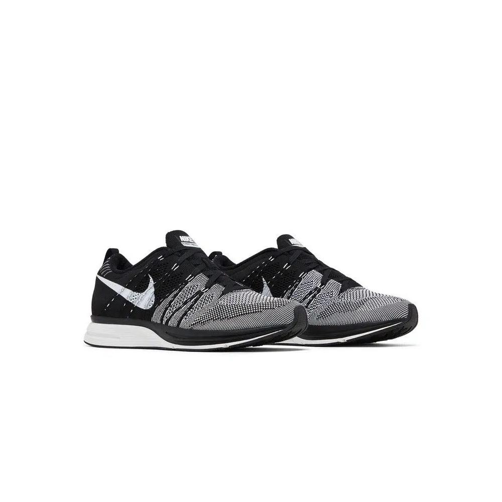 Кроссовки Nike Flyknit Trainer+ 'Black White' 8