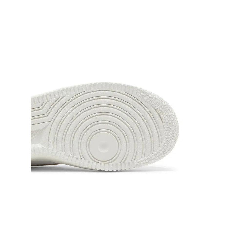 Кроссовки Nike Wmns Air Force 1 '07 'White Metallic Gold' 5