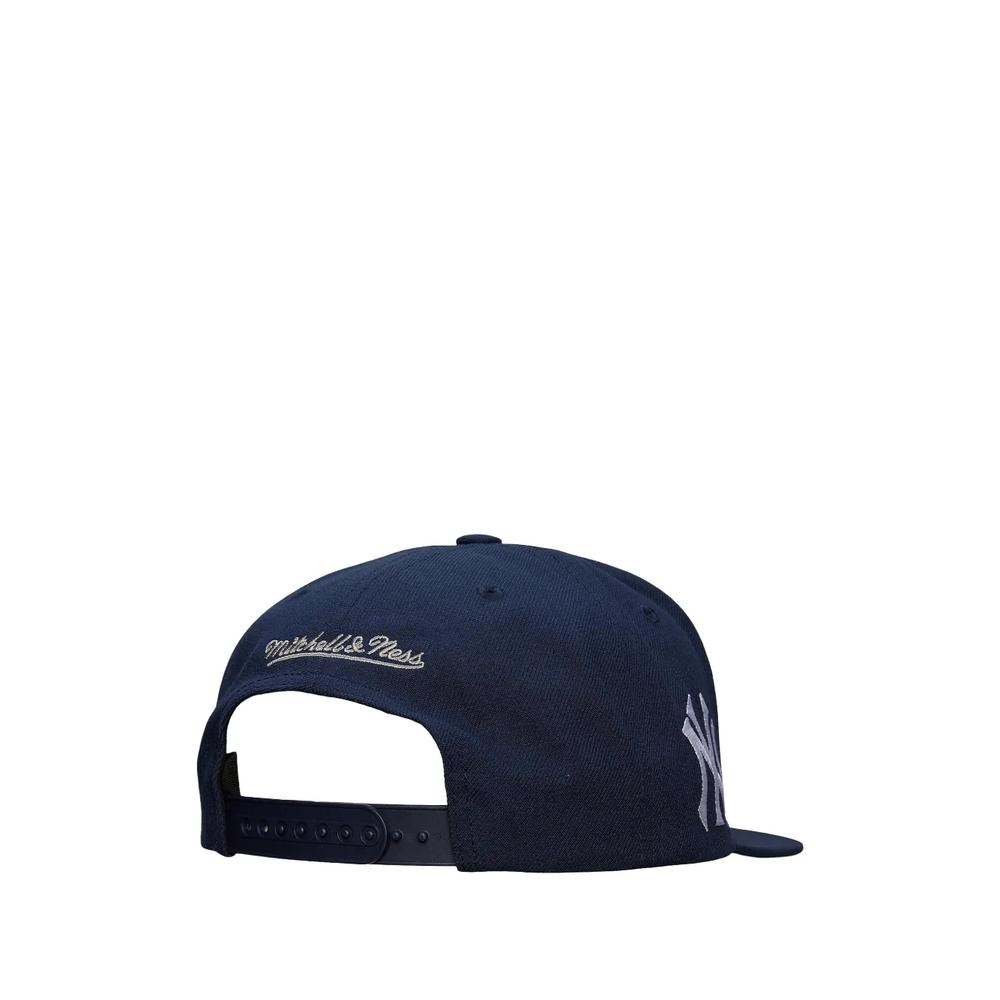 Бейсболка New York Yankees из коллаборации с MBL 2