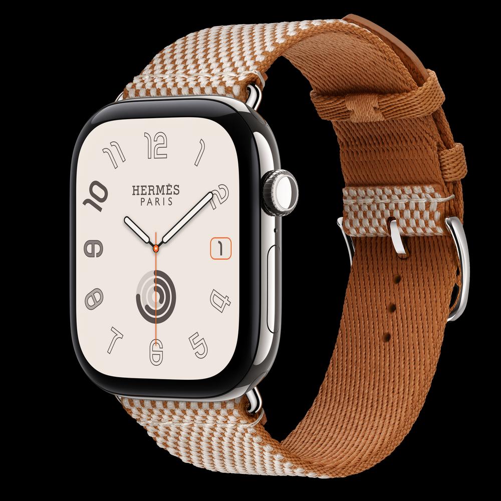 Apple Watch Hermès Series 12 46 мм, GPS + Cellular, титан, Silver, ремешок Noir/Écru Toile H Single Tour 1