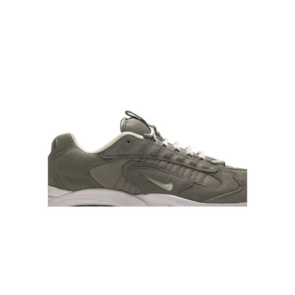 Кроссовки Nike Air Max Triax LE 'Grey Suede' 2