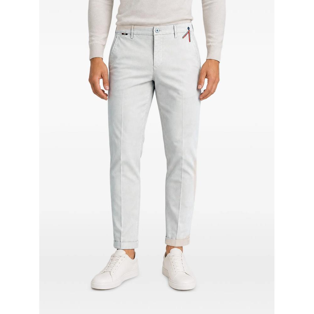 pressed-crease turned-up trousers 2