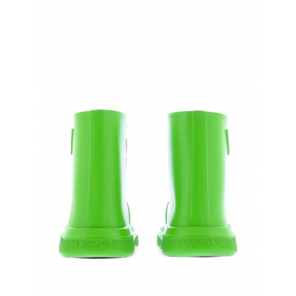 Triangle logo boots 3