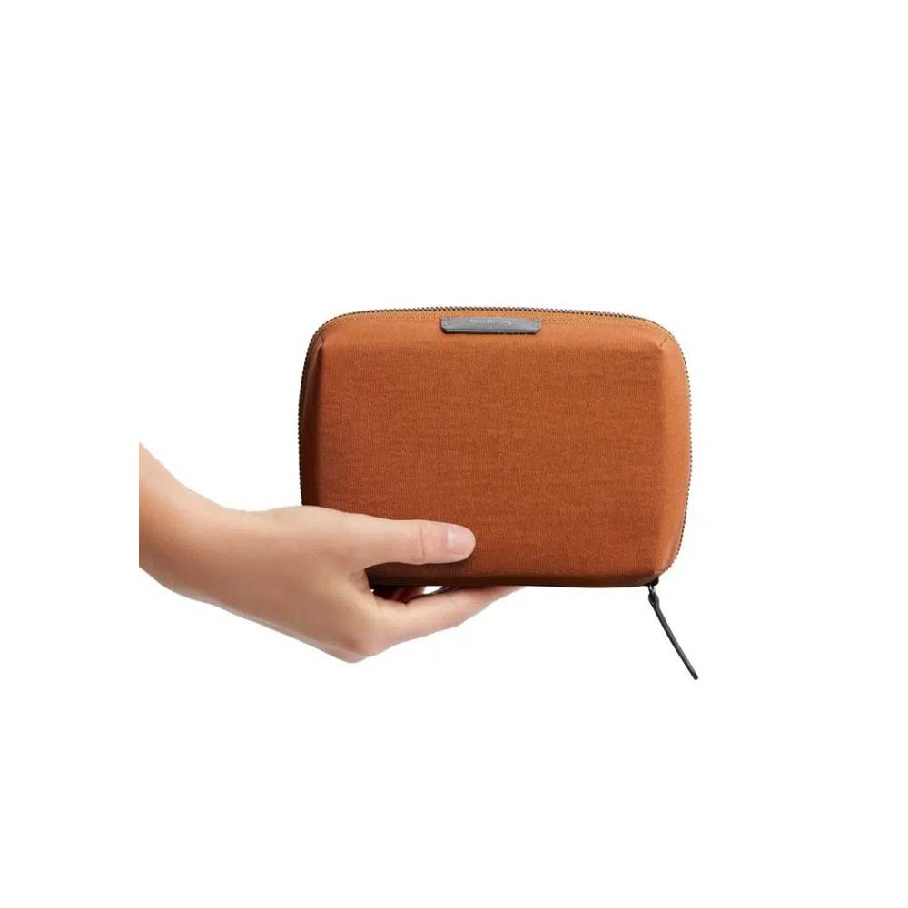 Bellroy Tech Kit Compact - Бронза 7