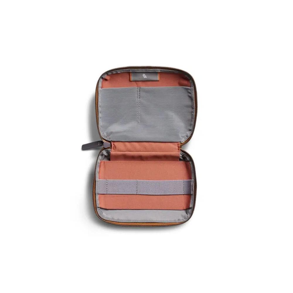 Bellroy Tech Kit Compact - Бронза 2